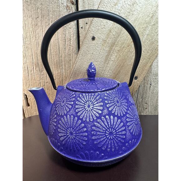 Spigo Nagano Cast Iron Enamel Teapot W/Removable Stainless-Steel Infuser - Picture 10 of 12